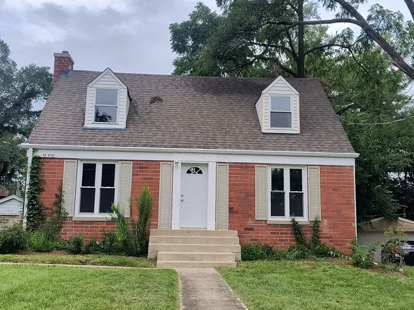3S276 Gates Pl, Warrenville, IL 60555