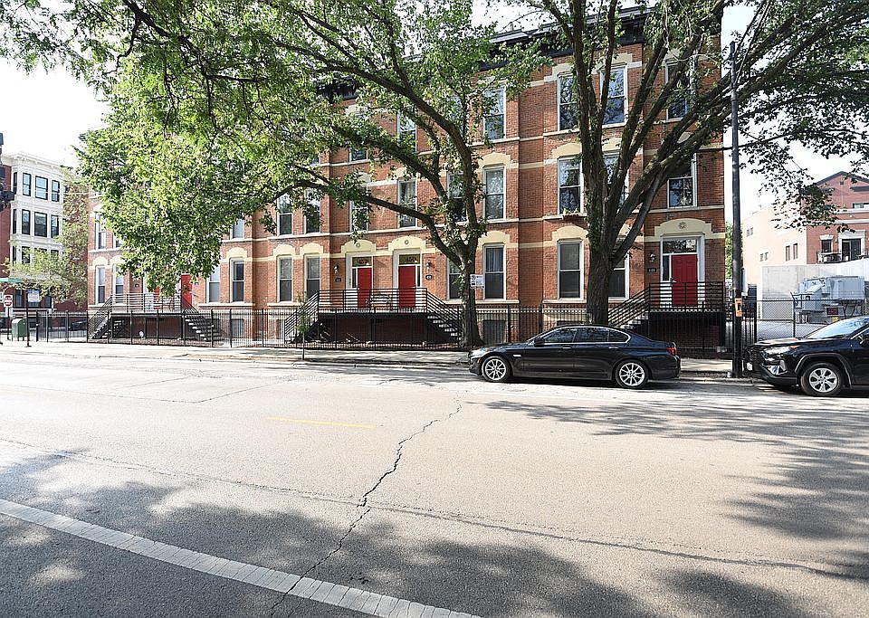 1st image of 448 W Armitage Ave #1
