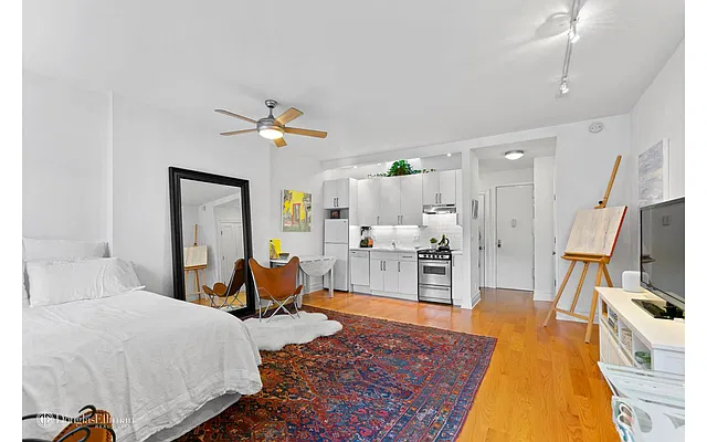 Rented by Douglas Elliman | media 10