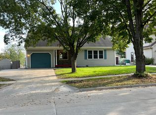 5024 Westwood Dr, West Des Moines, IA 50265