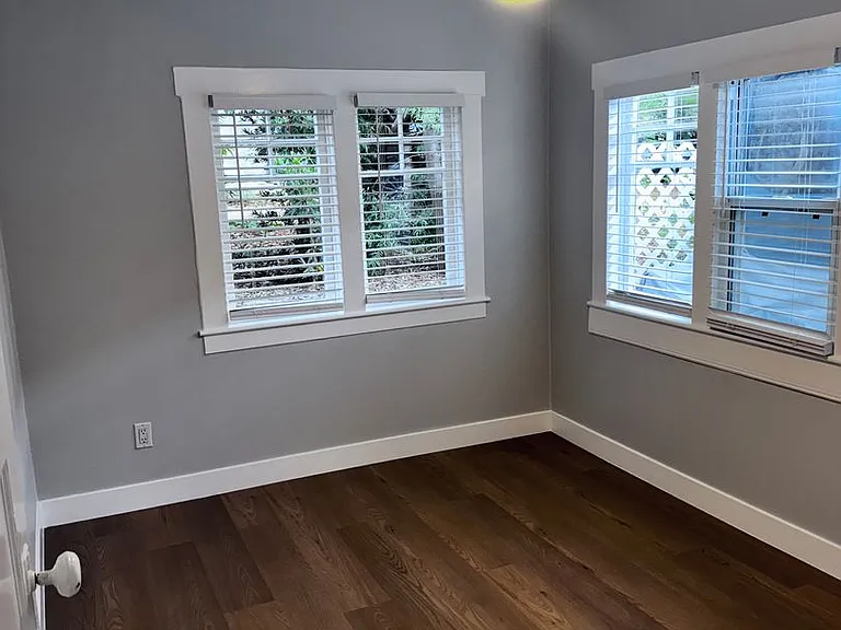 Modern Bungalow Located Blocks from Crescent Bay Beach-In Unit Laundry Included — Photo 19