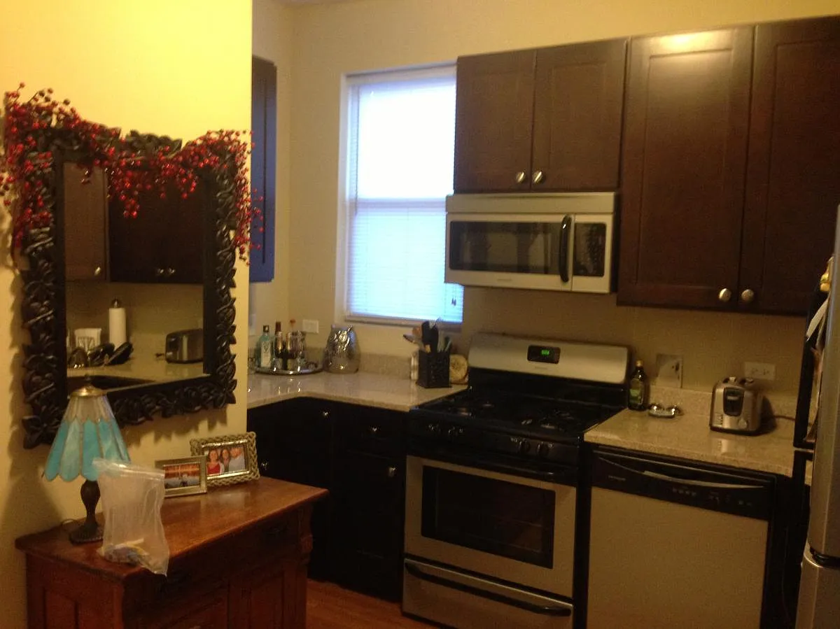Building Photo - 850 W Fletcher St #1C