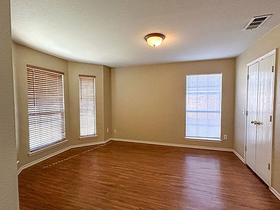 4th image of 1524 Santos Dr