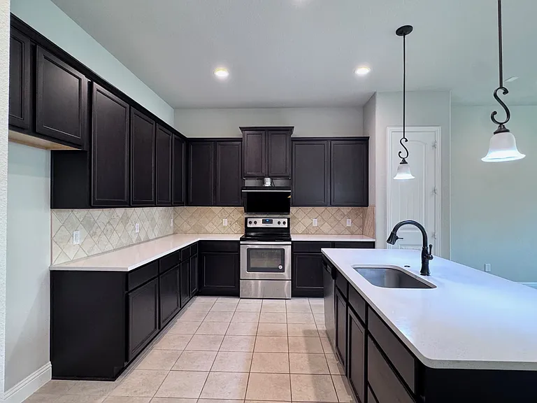 311 Lexington Ave — Photo 8