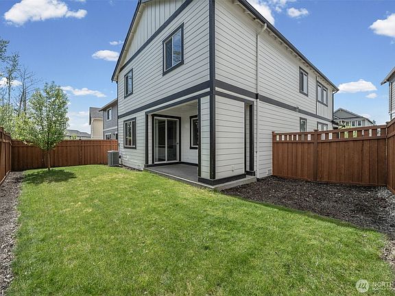 3rd image of 15025 Olympic Loop E