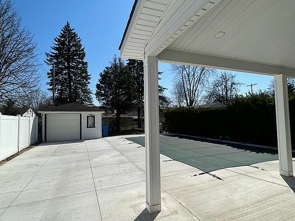 3rd image of 25645 Orchard Dr