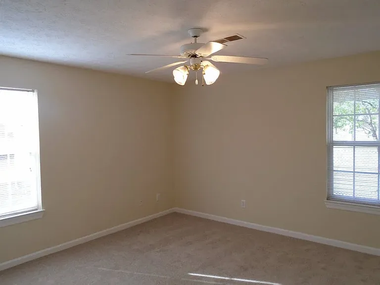 Crosswinds Condominums — Photo 12