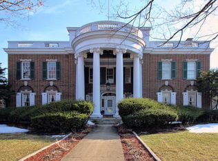 434 W Downer Pl, Aurora, IL 60506