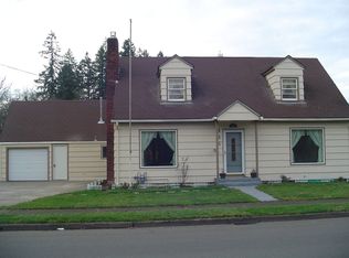 836 12th Ave, Sweet Home, OR 97386