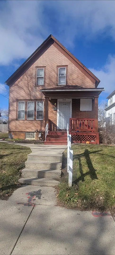 4 bed 1.5 bath House - Rare find — Photo 3