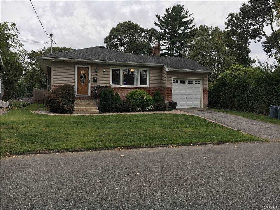 1st image of 205 1st Ave