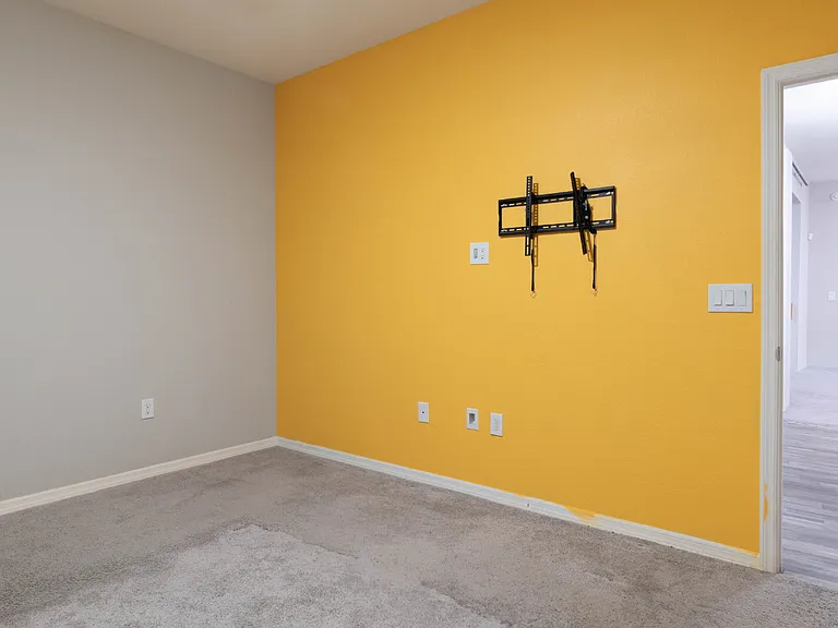 1069 Montgomery Ln — Photo 25