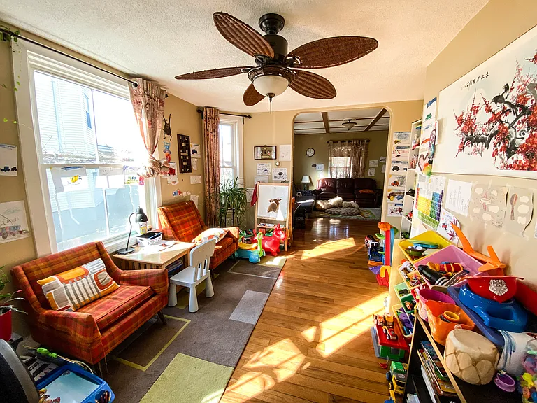 101 Magoun Ave #101 — Photo 18