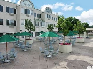 94 School St, Glen Cove, NY 11542