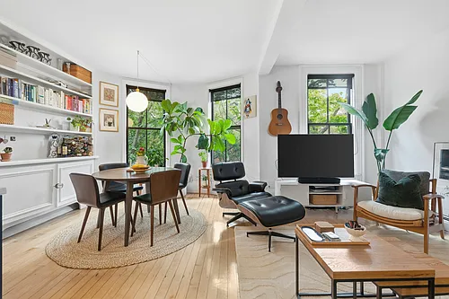 79 Montgomery St #2 Photo 1
