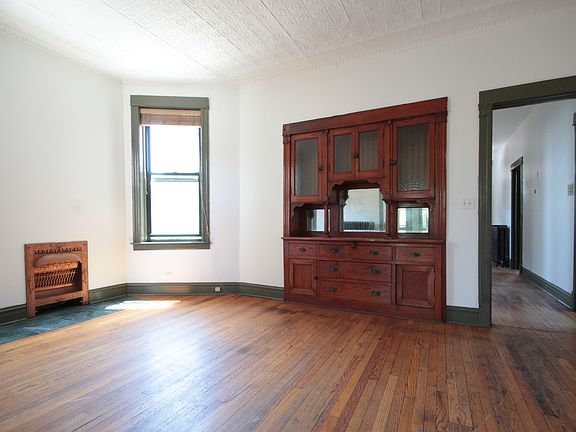 3rd image of 3051 W Cullerton St #2