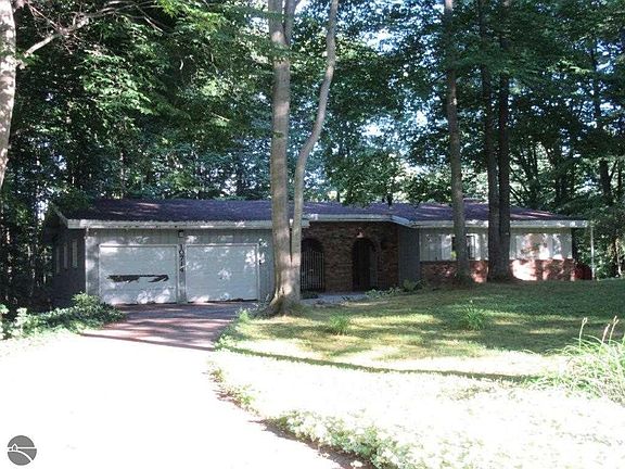 2nd image of 10714 Pine Grove Dr