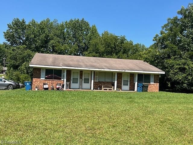 1st image of 305 Lake Dr