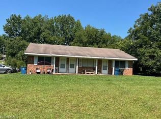 305 Lake Dr, High Pt, NC 27263