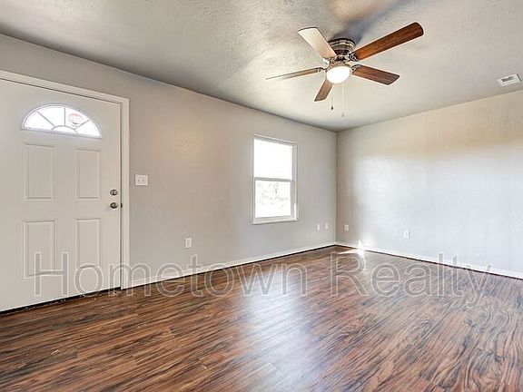 2nd image of 12813 NE 37th St