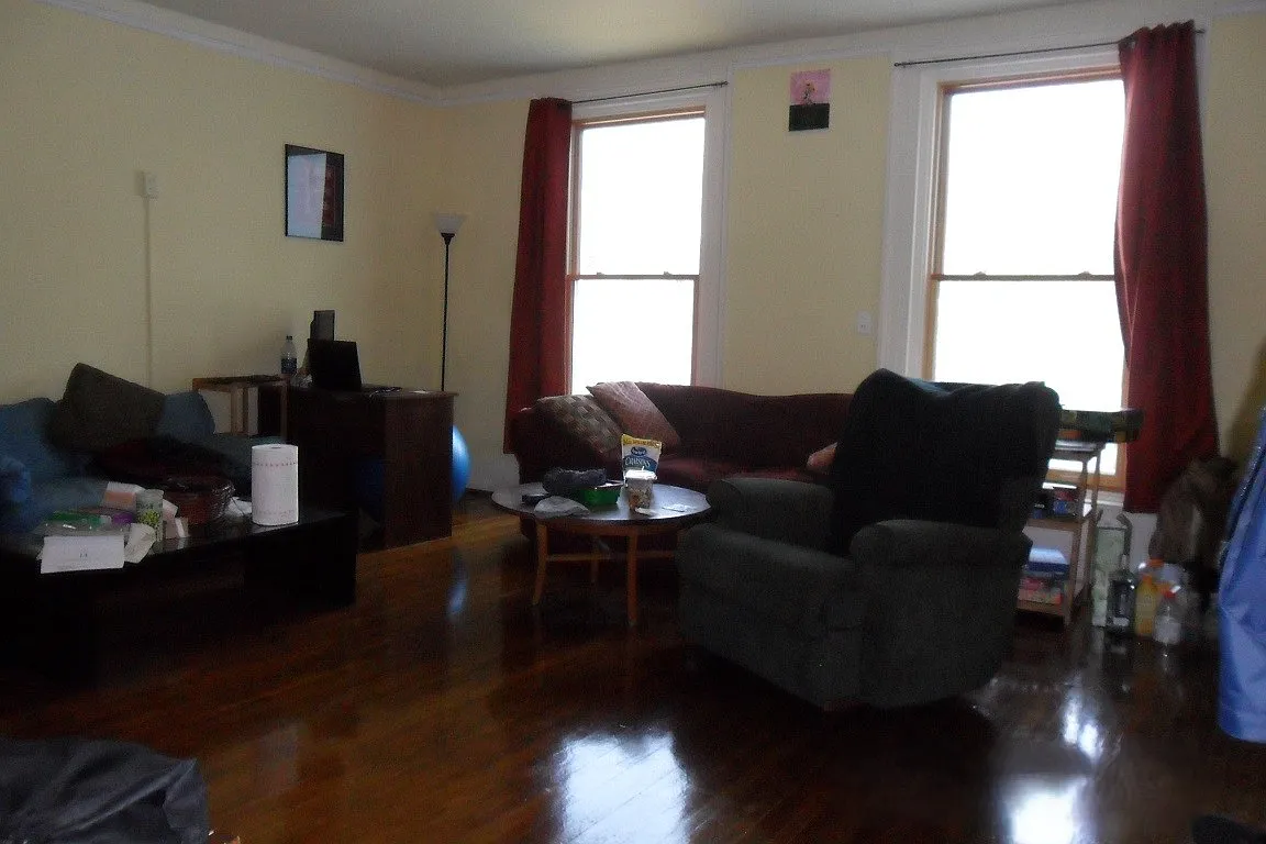 1 bed, 700 sqft, $1,800 — Photo 1