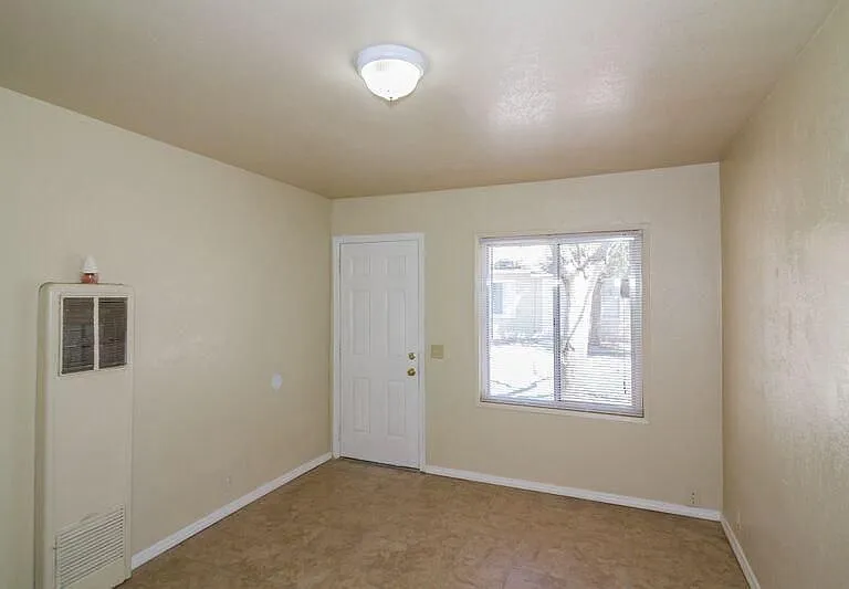 2634 Desert St #8 — Photo 3