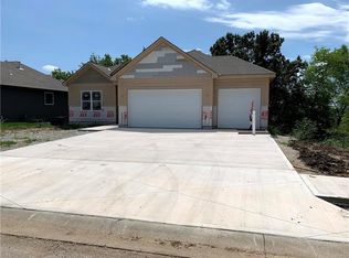 11501 E 209th St, Peculiar, MO 64078