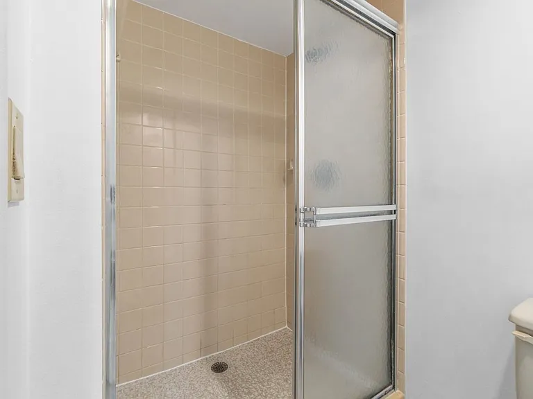 3650 Whitehall Dr #305 — Photo 22