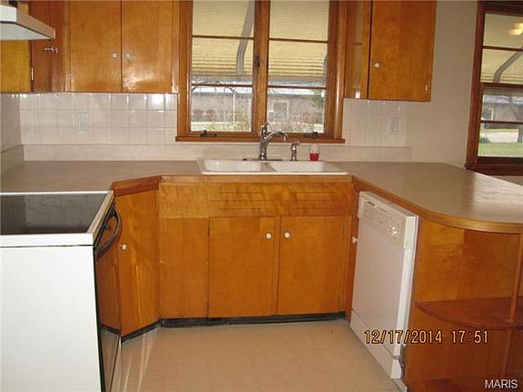 5th image of 229 Kuhne Blvd