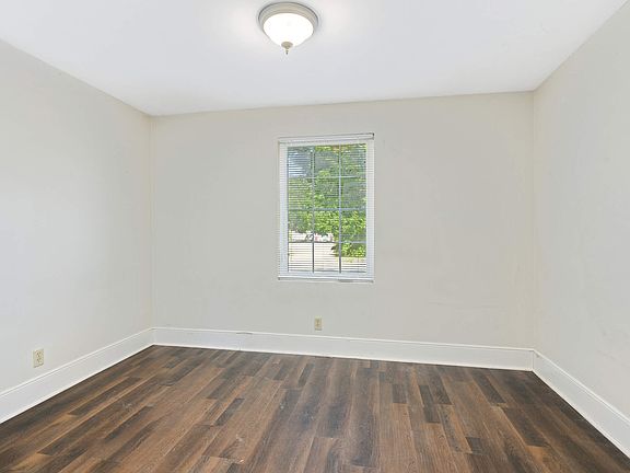 4th image of 1019 21st Ave SE #1A