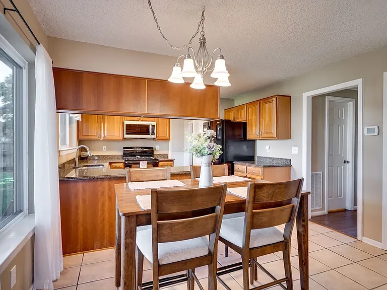2600 Crepe Myrtle Dr — Photo 9