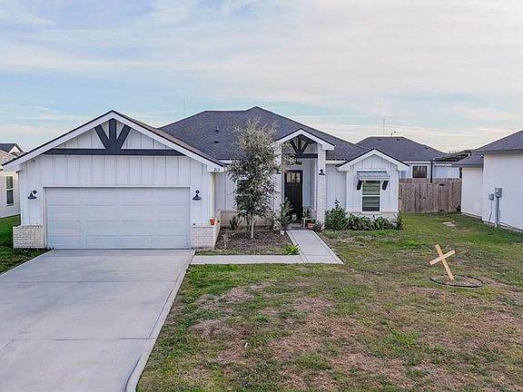 2nd image of 213 Janet Cir N