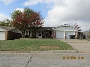 2328 NW 77th St, Lawton, OK 73505