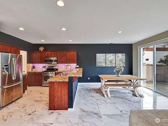 5th image of 3949 62nd Avenue Ct E