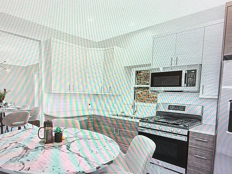 7251 S King Dr #1 — Photo 2