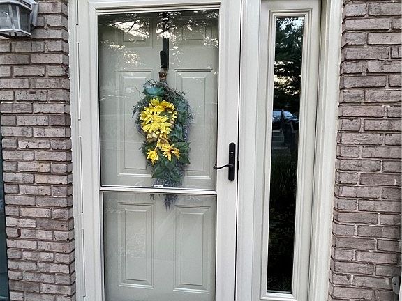 2nd image of 206 Williamsburg Ln