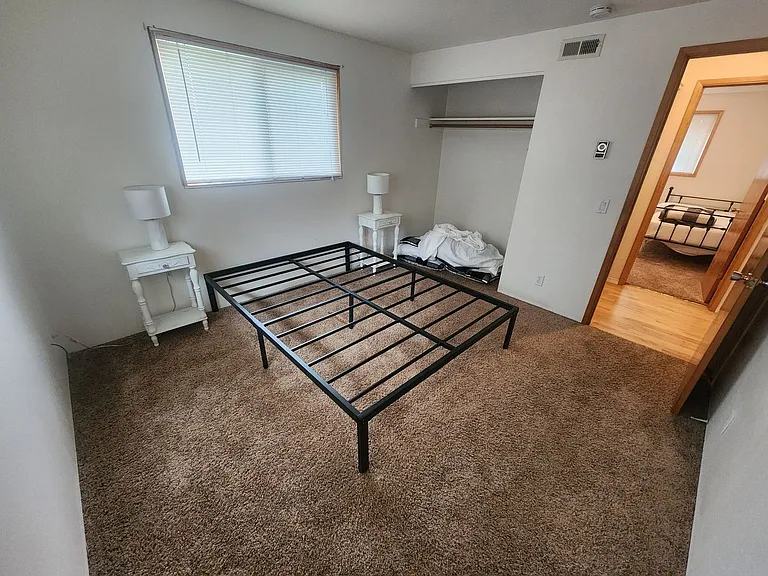 520 SE Highland Way — Photo 16