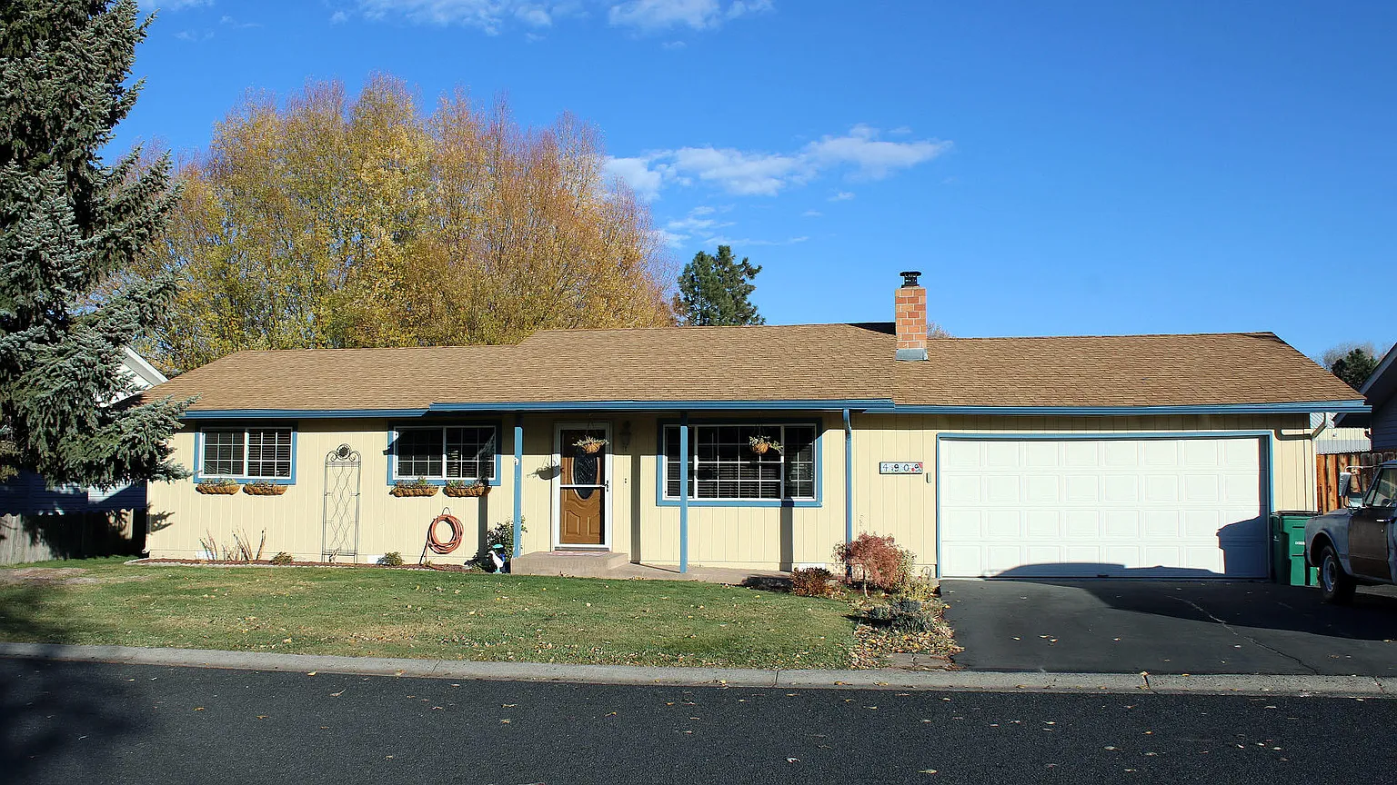 4909 Darwin Pl photo 1