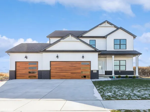 1317 77th Pl, Merrillville, IN 46410