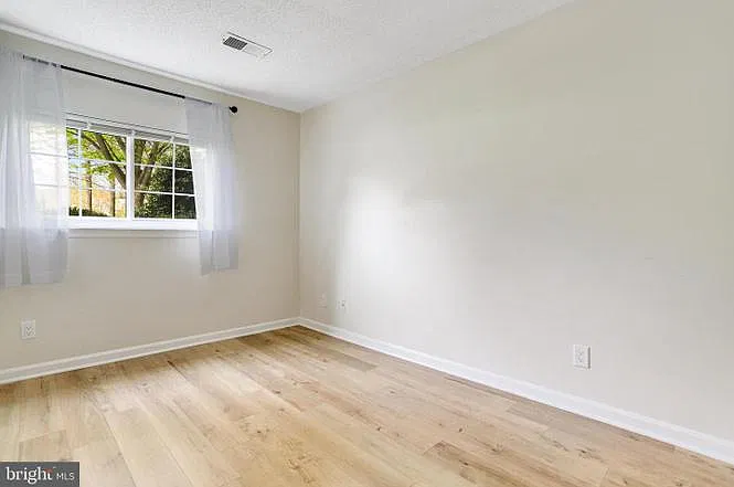 3 bed, 1123 sqft, $2,595 — Photo 4