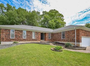 8809 Halford Way, Jeffersontown, KY 40299