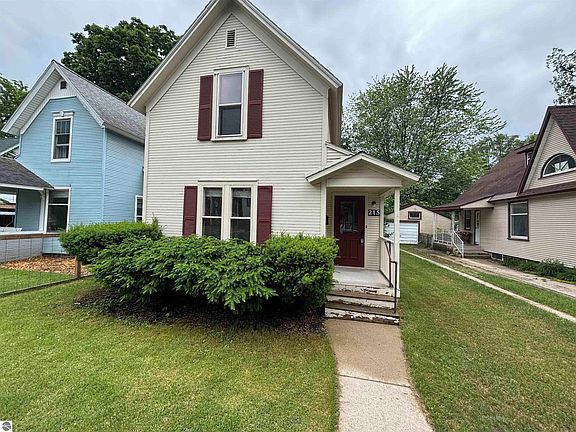 2nd image of 215 W 10th St