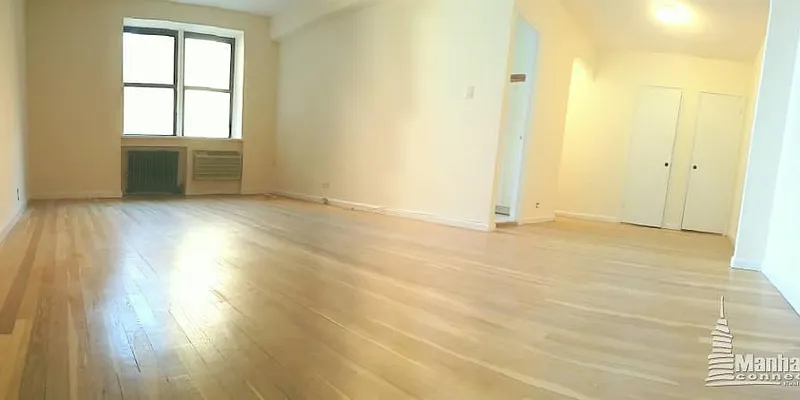 Rented by Manhattan Connection | media 17