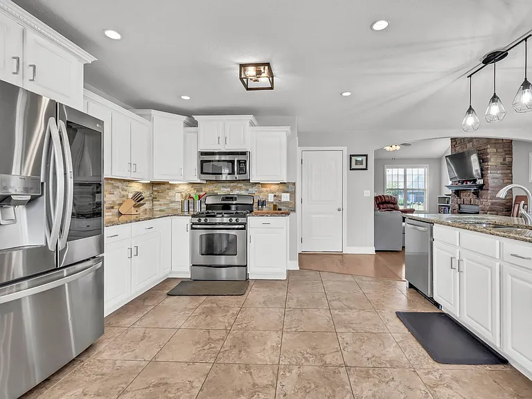213 John Duke Tyler Blvd — Photo 7