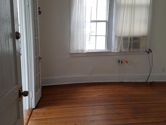 2nd image of 4233 Fontainebleau Dr APT 4