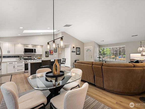 3rd image of 3012 23rd Avenue Ct SE
