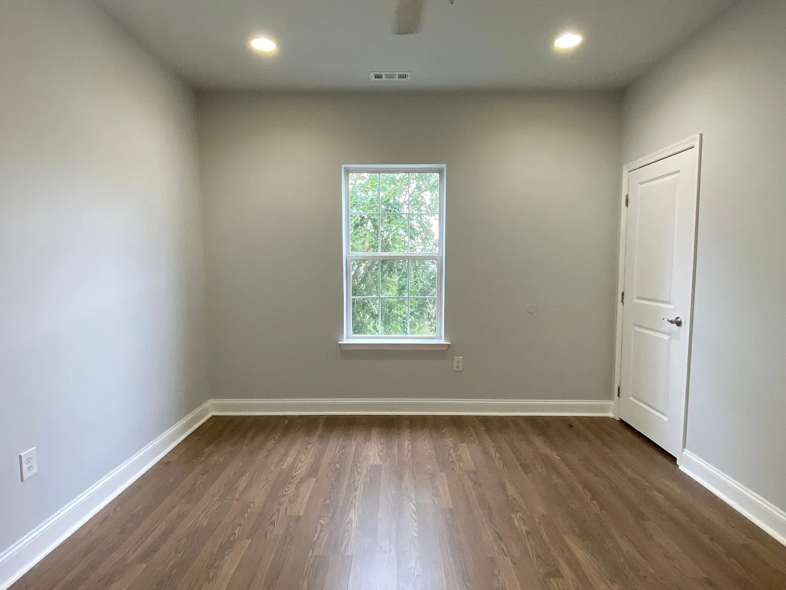 3 bed, $1,800 — Photo 3