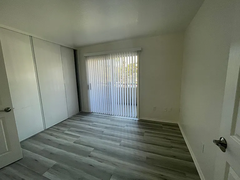 Elm Terrace Apartments — Photo 17