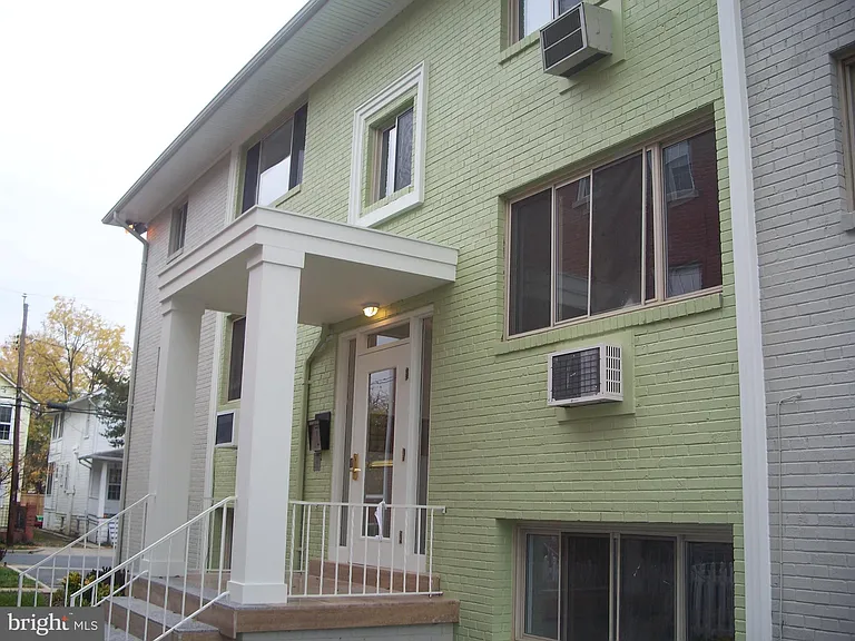 206 E Windsor Ave #303 — Photo 1