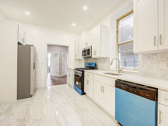 5th image of 576 Essex St #2